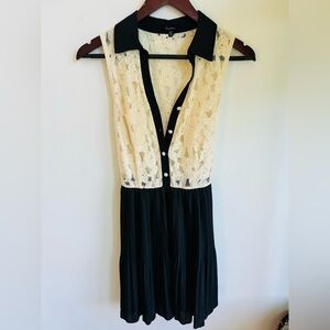 Monteau Lace Detail Pleated Dress Size M